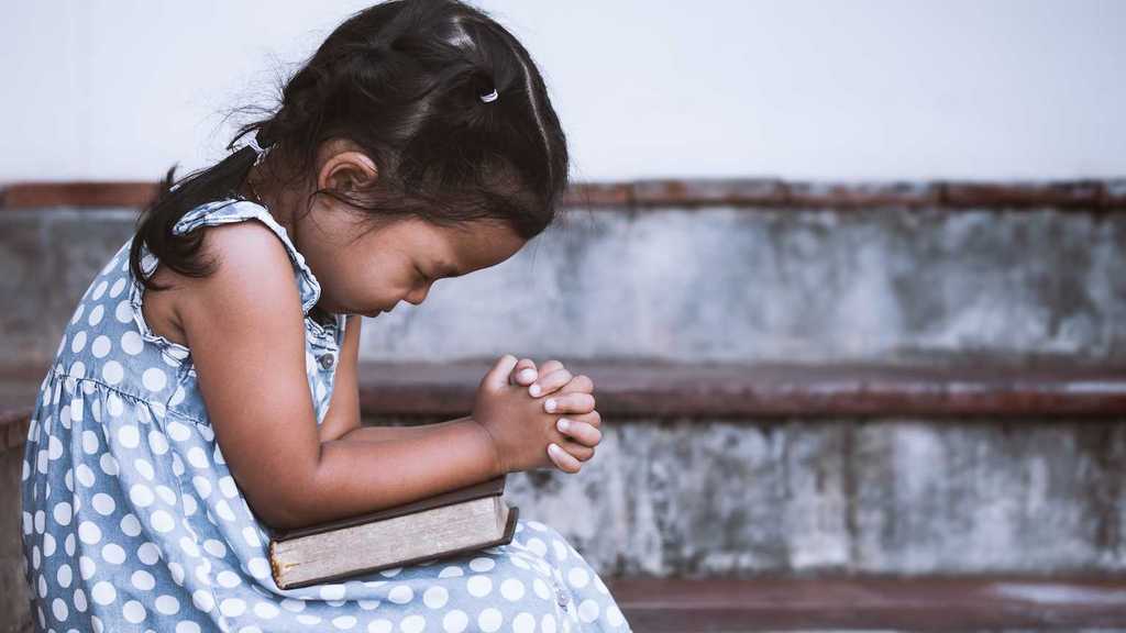 blog child praying 1540