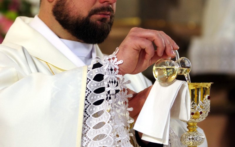 Sveicam mūsu draudzes prāvestu priesteri Bernardu Vagali 14. priestera ordinācijas gadadienā! 